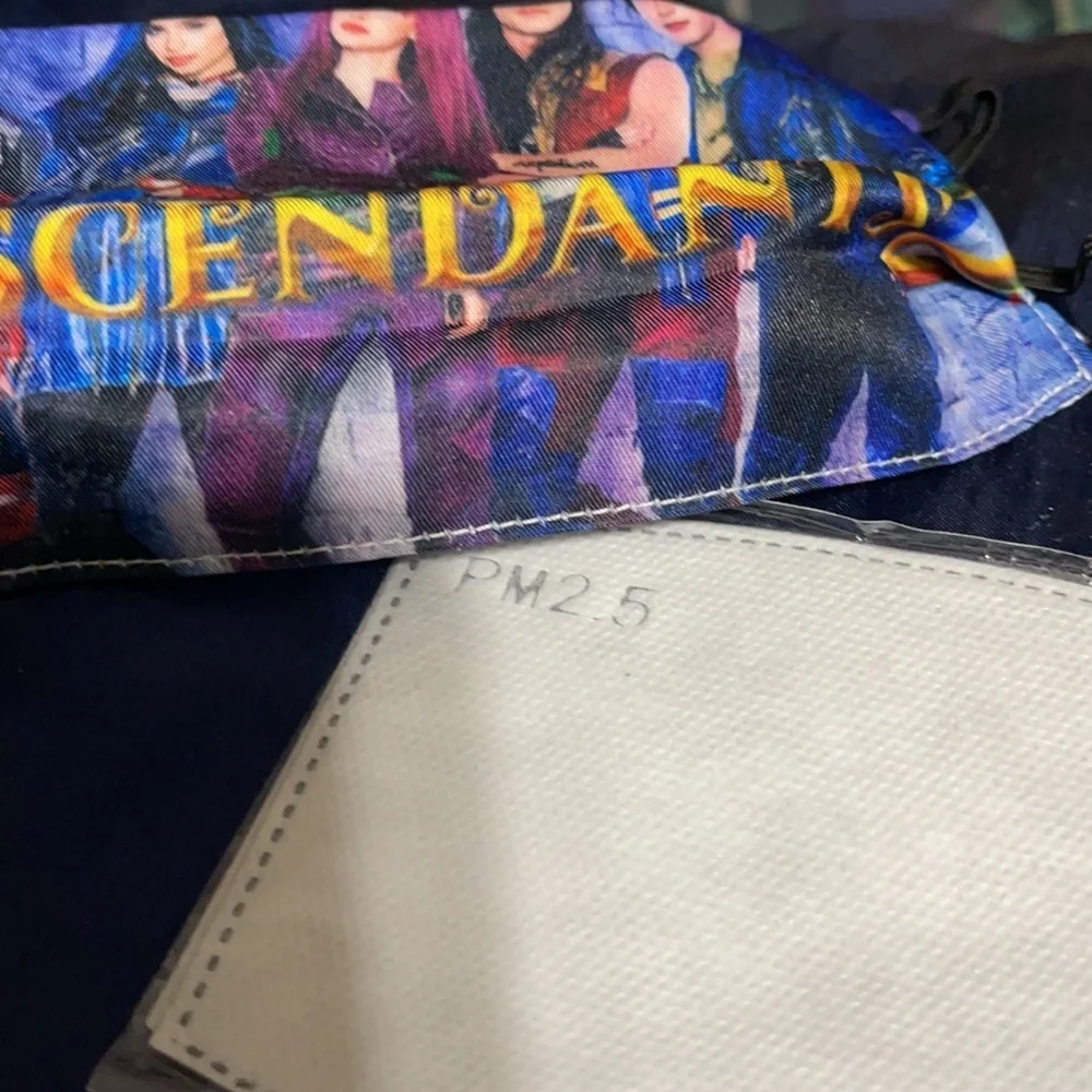 6/$20 New Kid’s Descendants face mask